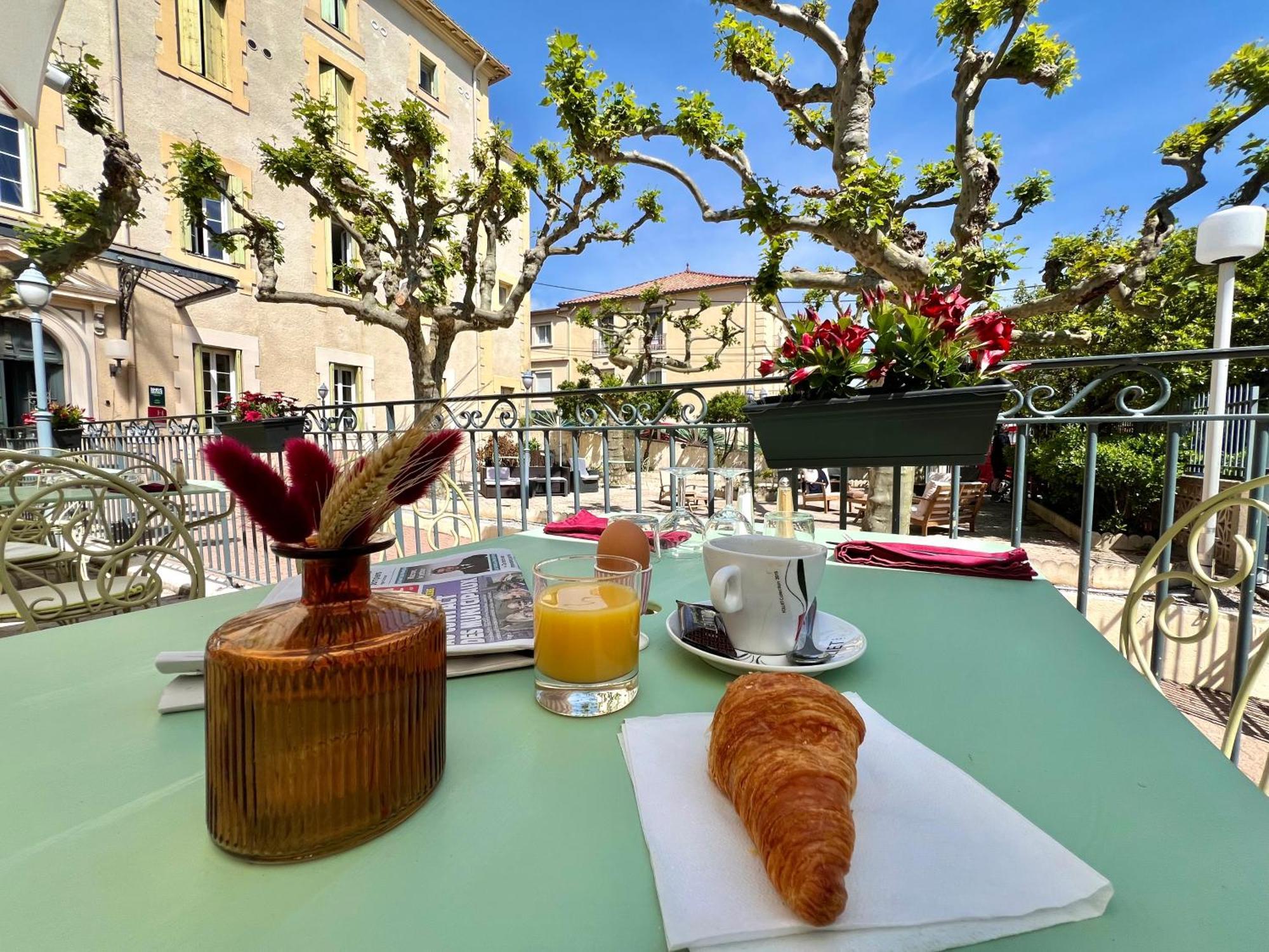 Logis Hotel Restaurant Des Thermes Lamalou-les-Bains Exteriör bild