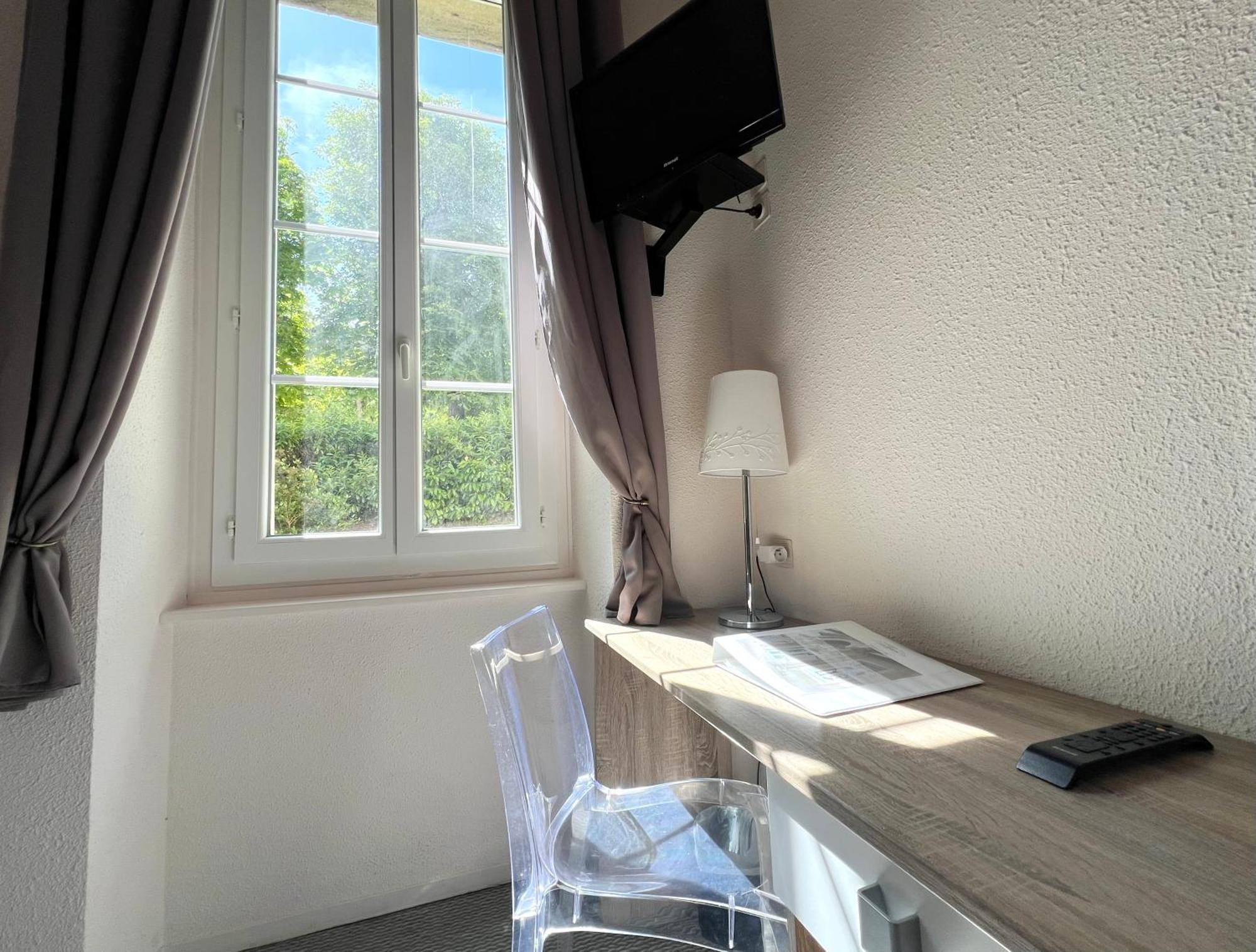 Logis Hotel Restaurant Des Thermes Lamalou-les-Bains Exteriör bild
