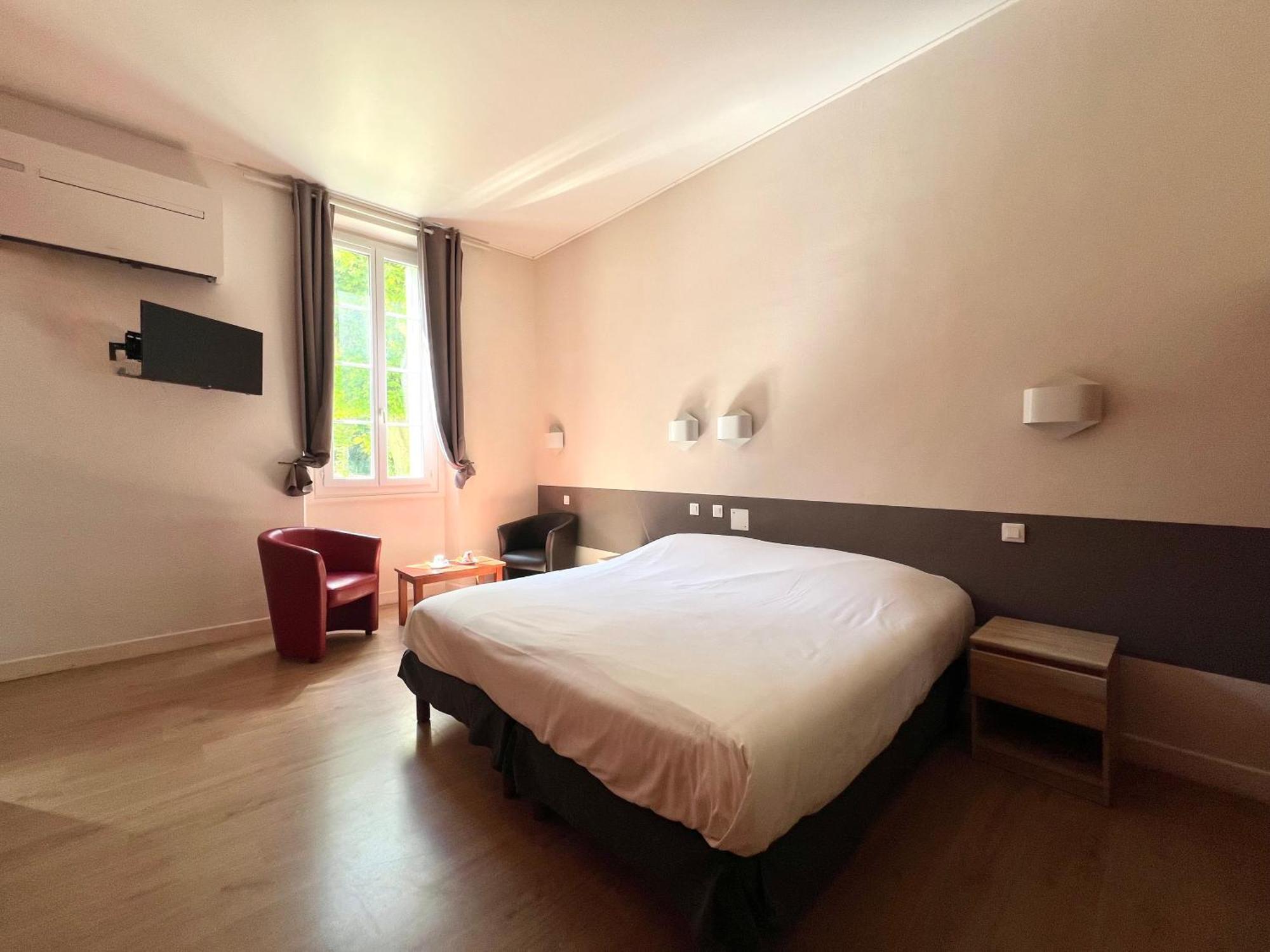 Logis Hotel Restaurant Des Thermes Lamalou-les-Bains Exteriör bild