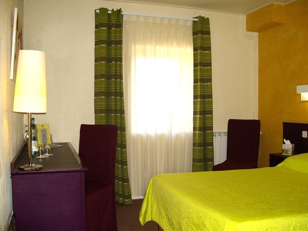 Logis Hotel Restaurant Des Thermes Lamalou-les-Bains Exteriör bild